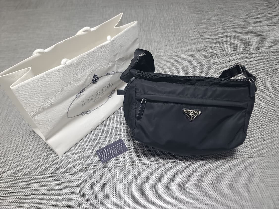 프라다 바이커백 미디움 2vh994 크로스백 숄더백 상품이미지1