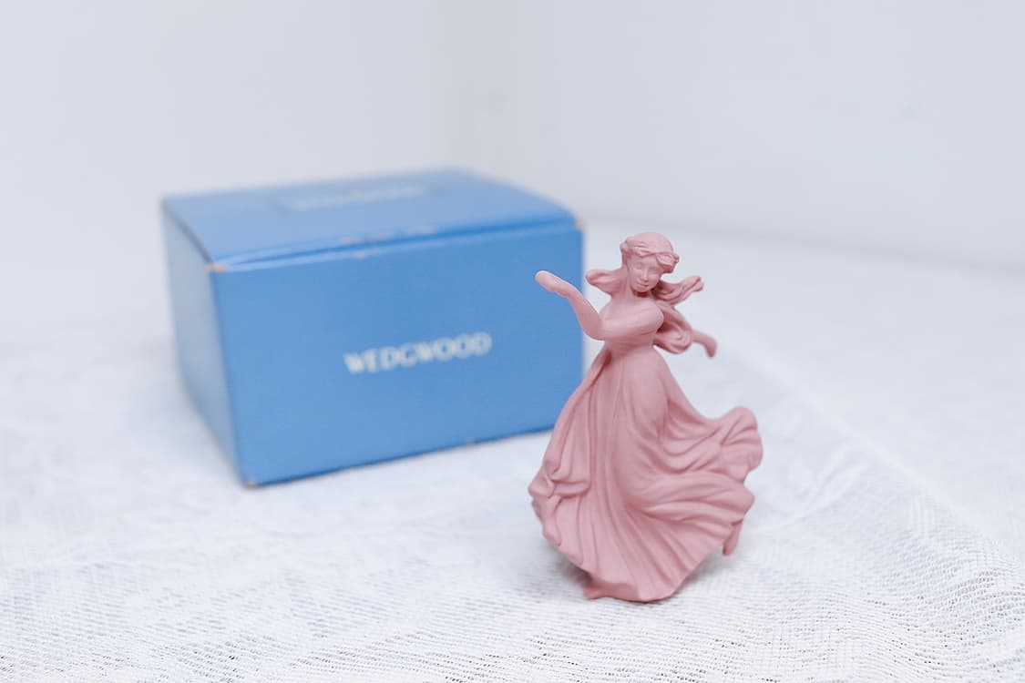 [영국앤틱] 웨지우드 제스퍼웨어 댄싱아워 핑크 피겨린 도자기 장식소품 상품이미지1