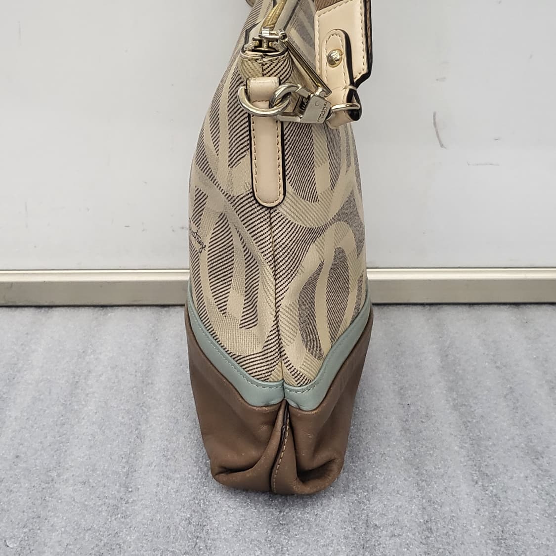 루이까또즈 정품 크로스백 24x23cm 상품이미지4