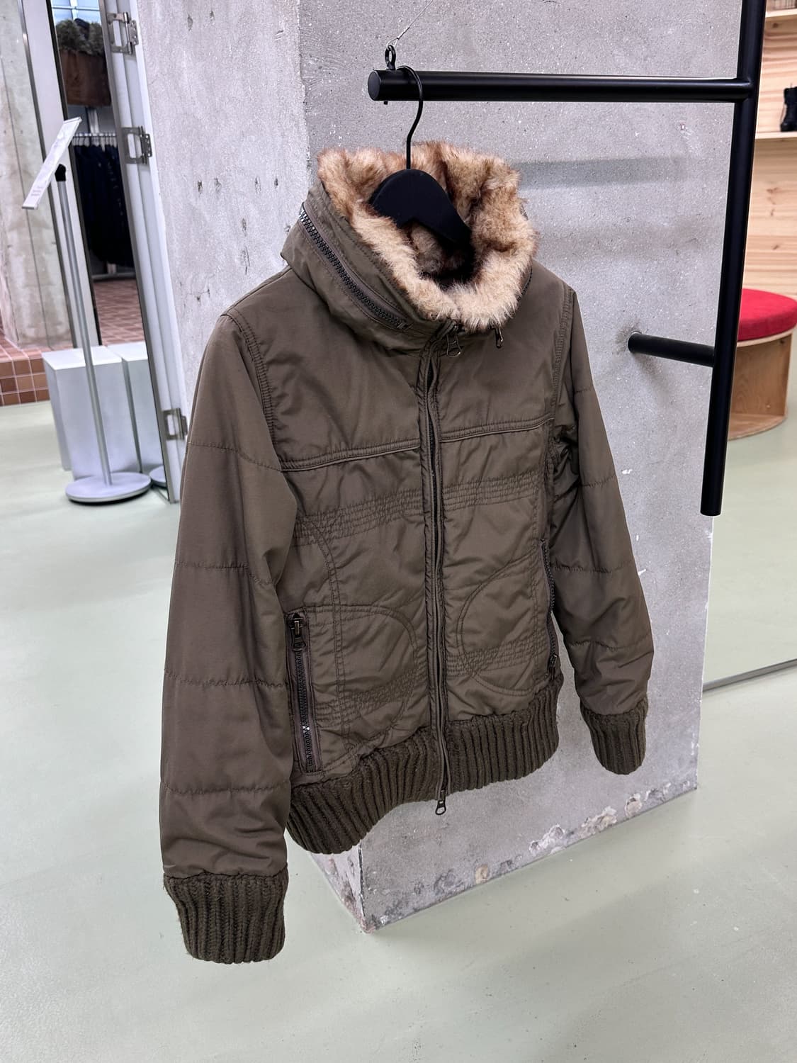 khaki fur collar padded jacket 상품이미지5