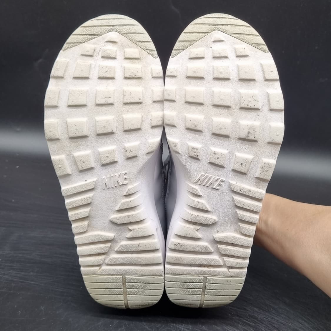 나이키 에어맥스 티아 여성운동화235 상품이미지3