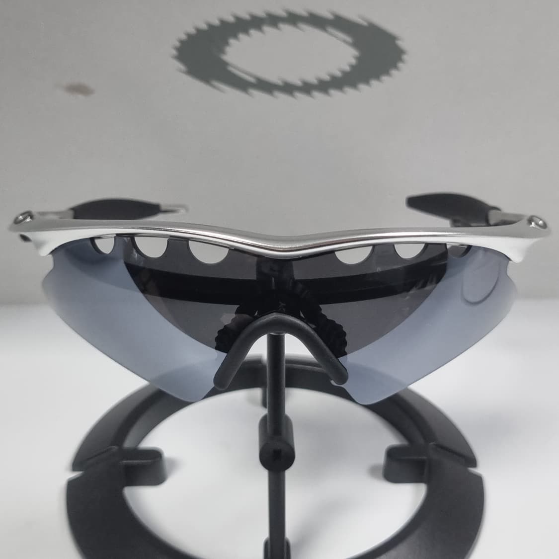 오클리 PRO 엠프레임 폴리쉬드 알루미늄 새렌즈 상품이미지3