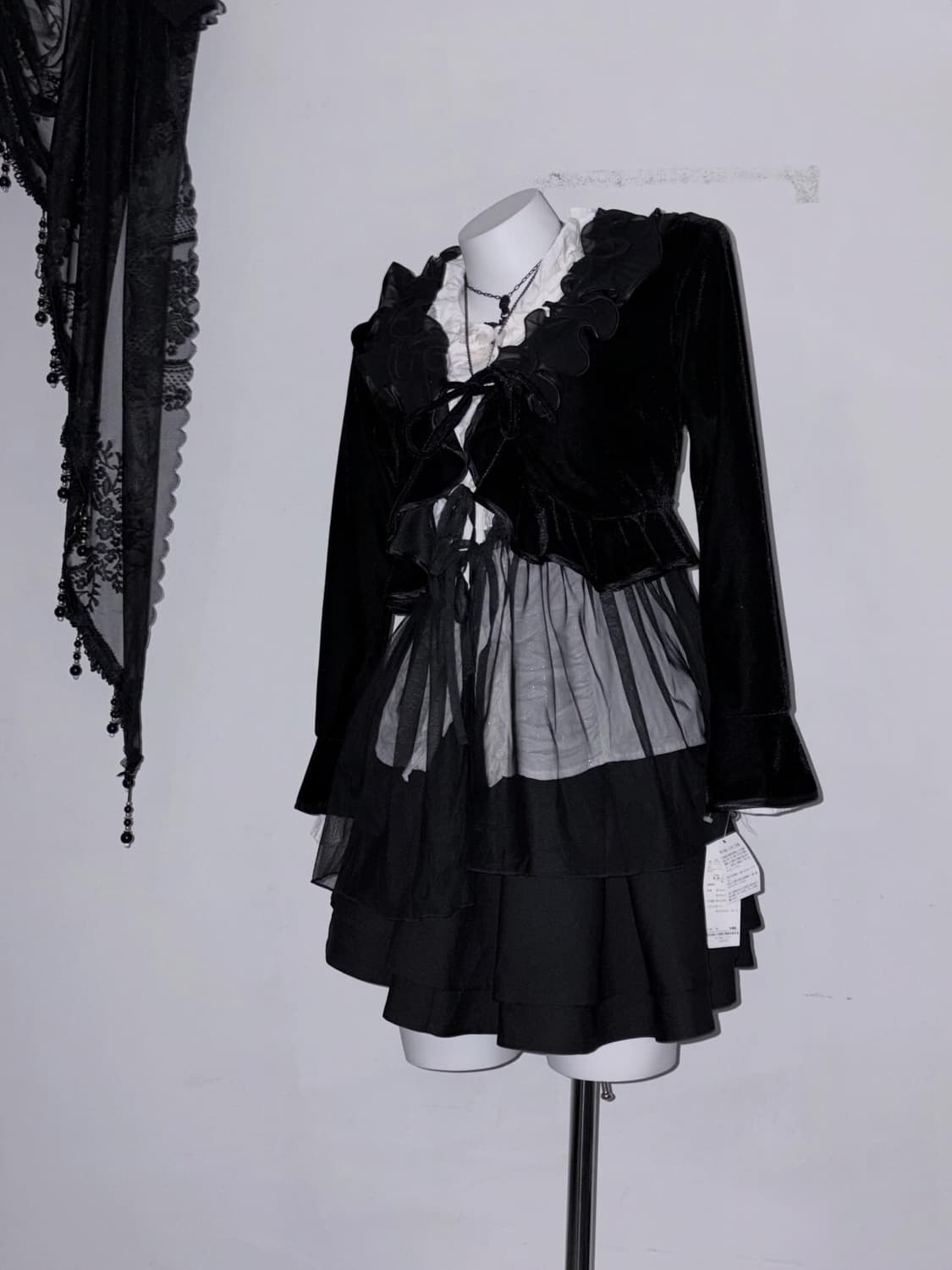 다크로맨틱 고스 코디세트 4피스 - 프릴, 시스루, 코르셋, 벨벳 상품이미지1