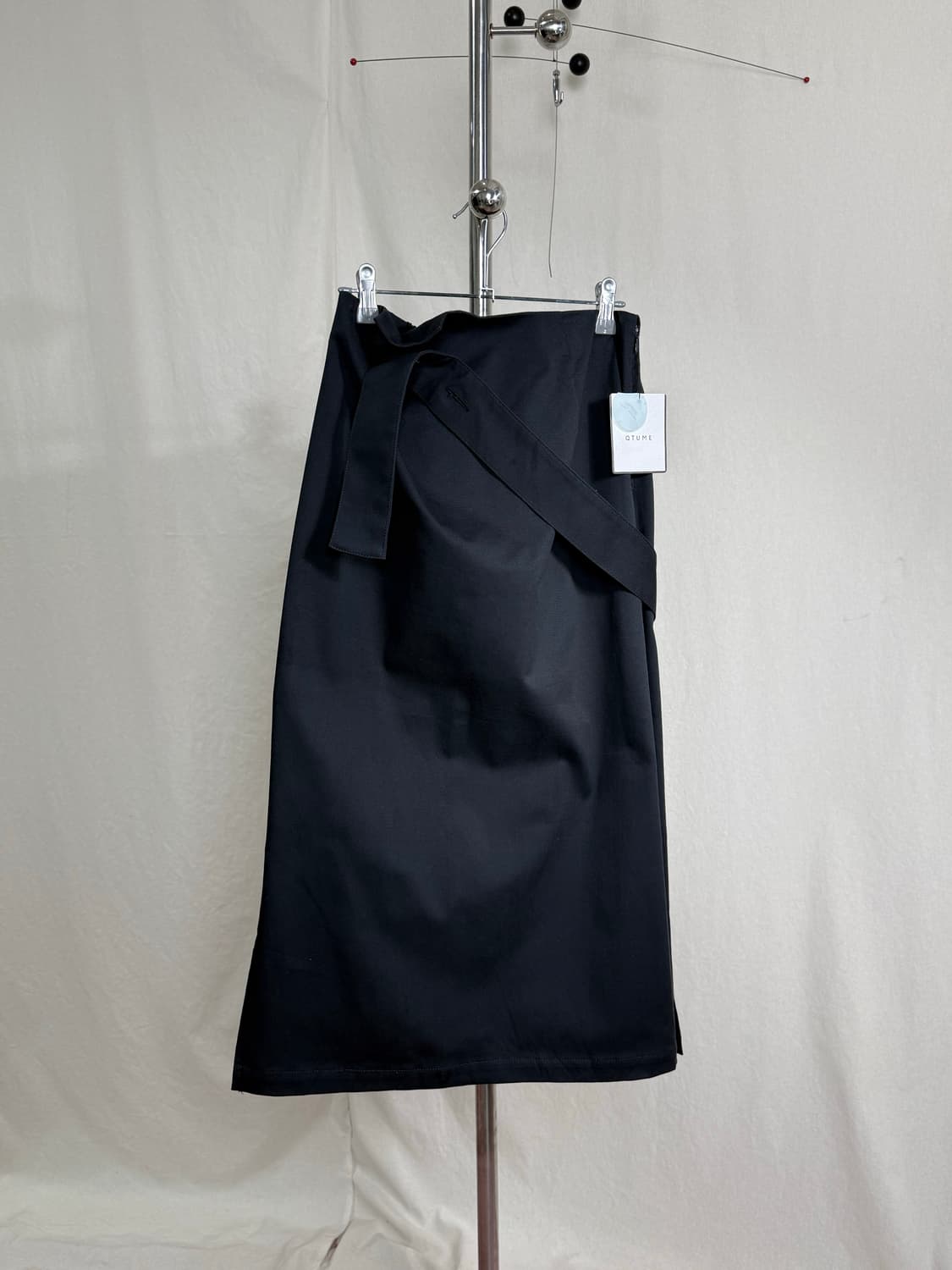 (새상품) Qtume 서스펜더 스트레이트 스커트 상품이미지4