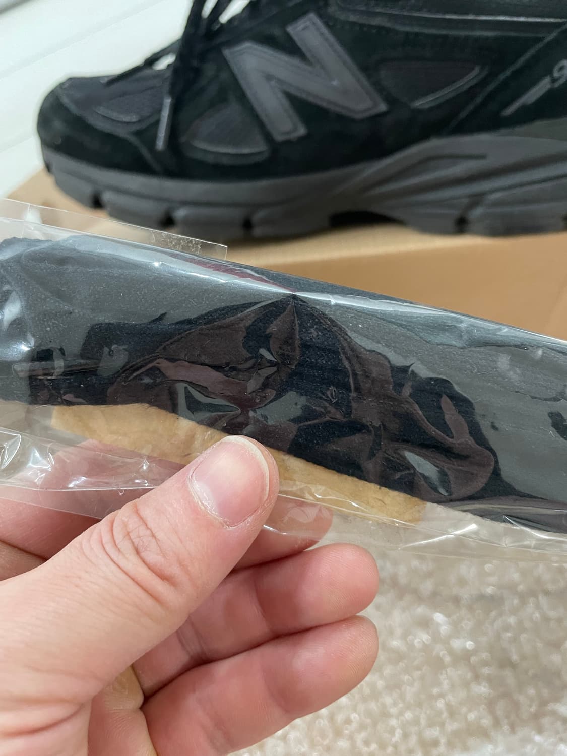 뉴발란스 990v4 팝니다. 상품이미지5