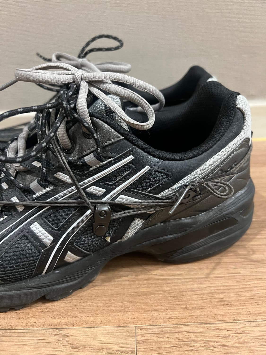 아식스 앤더슨벨 젤 1090 블랙실버 eu43.5 상품이미지2