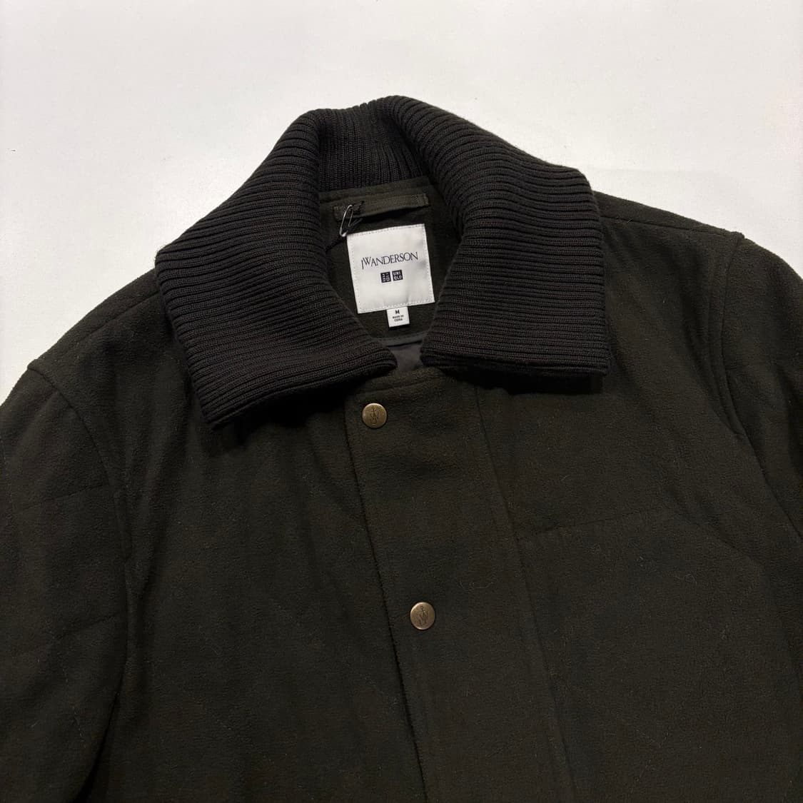 [M] 유니클로 JW앤더슨 퀼팅 자켓 카키 B263 상품이미지3