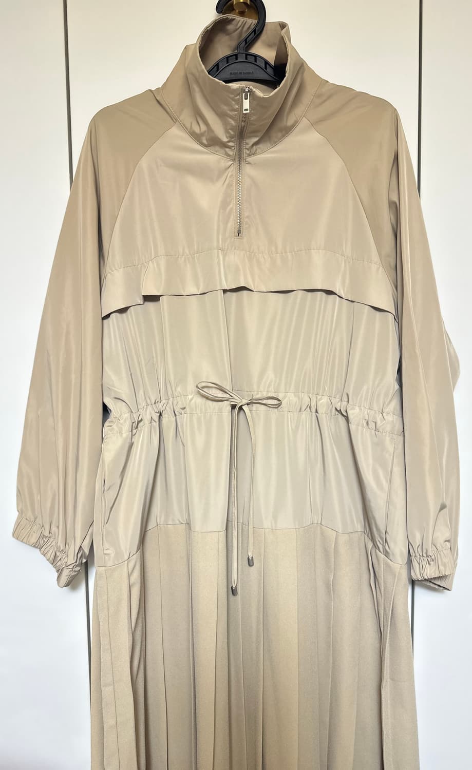 셀렉샵하프넥 플리츠 롱 원피스 카키 베이지 상품이미지3