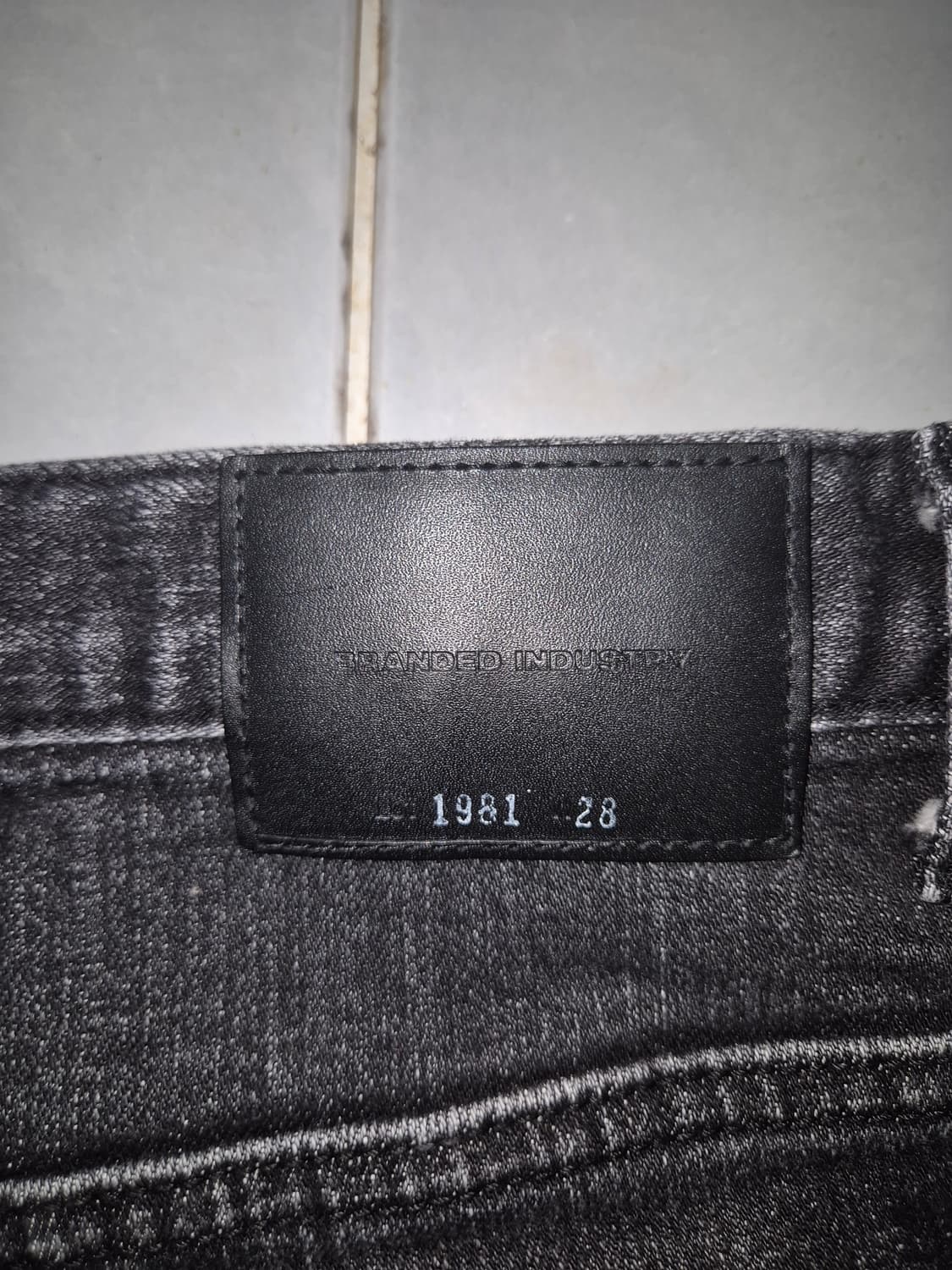 브랜디드 1981 슬림 흑청 데님 상품이미지7