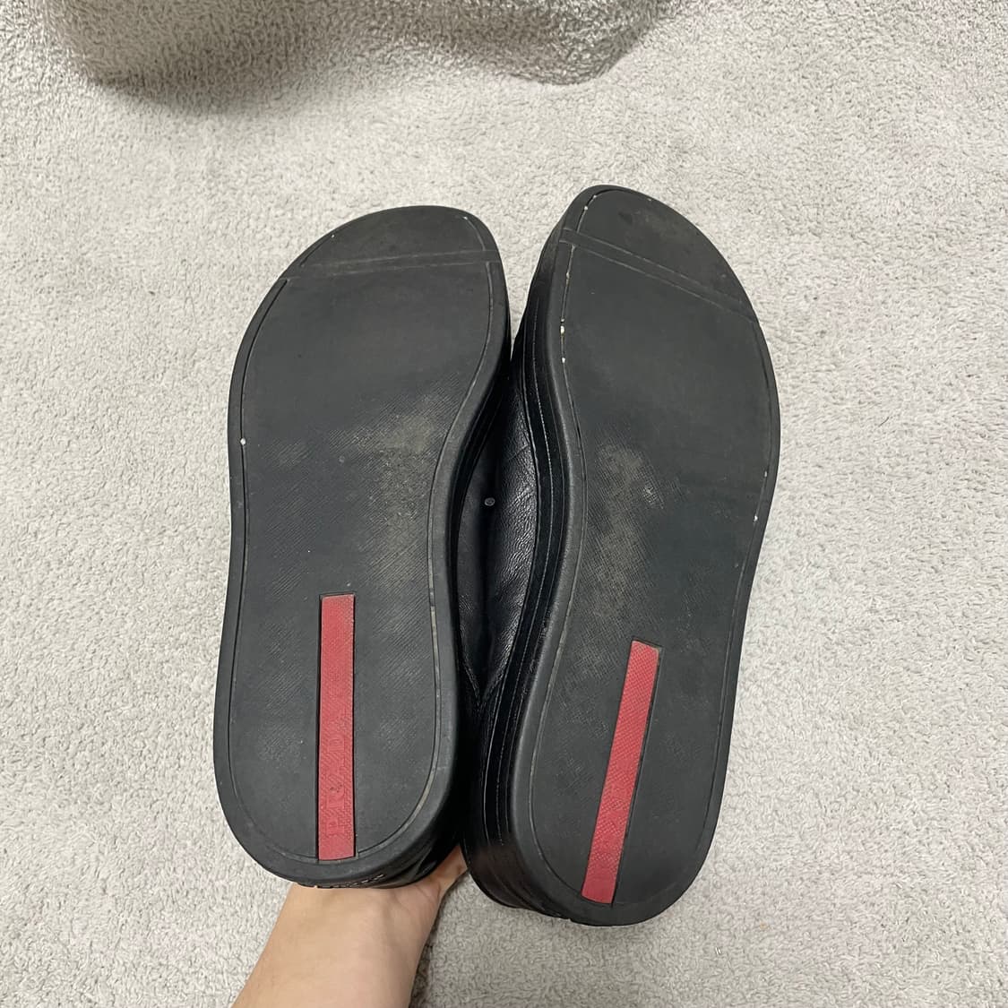 275) 프라다 스포츠 레더 메탈 로고 스니커즈 신발 상품이미지4