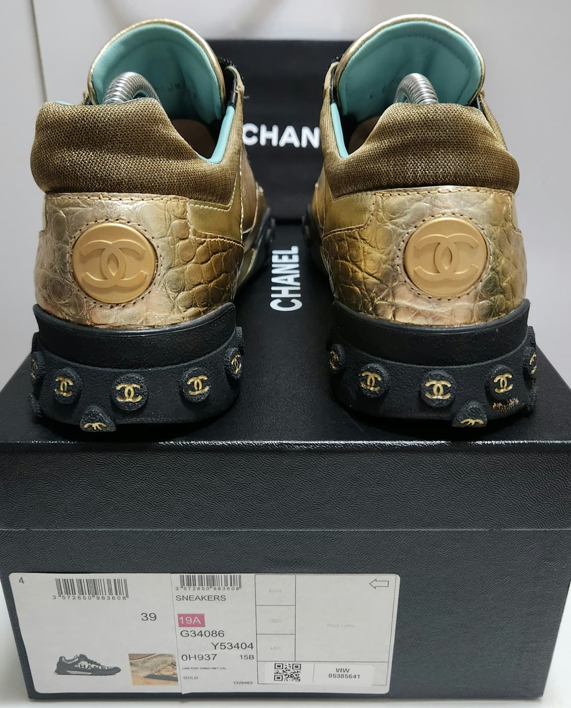 [정품 ) 샤넬 스니커즈 운동화 CC로고 골드/블랙 뒤급 크로커다일 가죽 상품이미지6