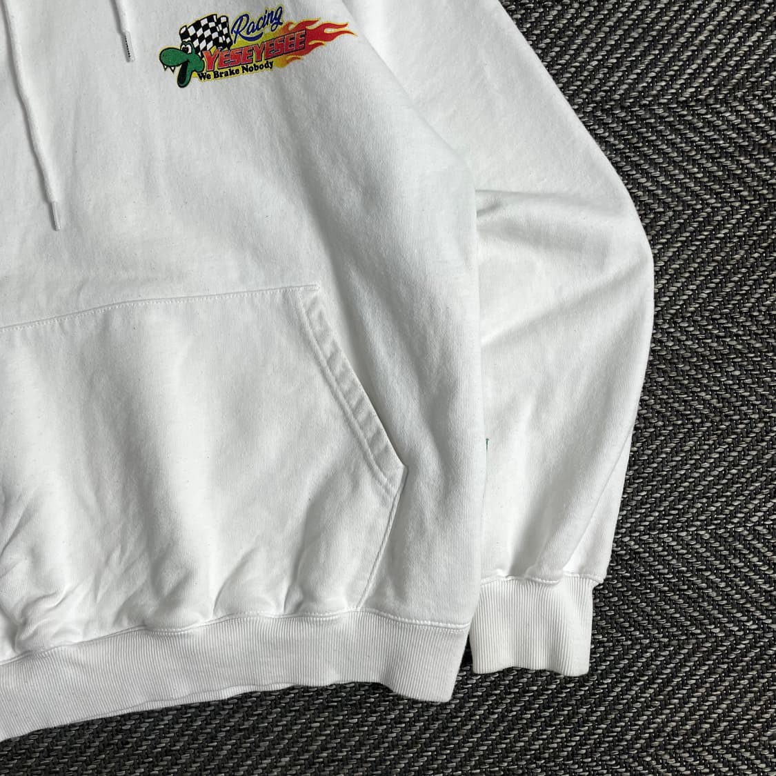 예스아이씨 레이싱 그래픽 빅로고 박시핏 후드 티셔츠y 3246 상품이미지5