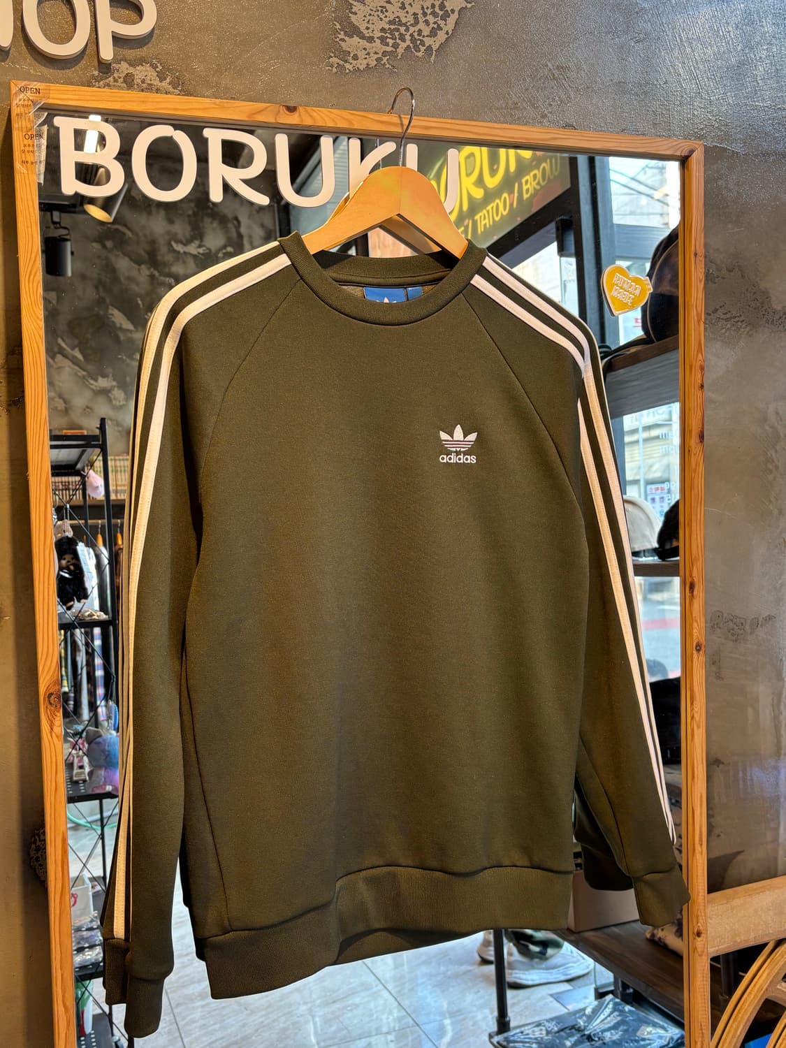 아디다스 맨투맨 카키 S 상품이미지1