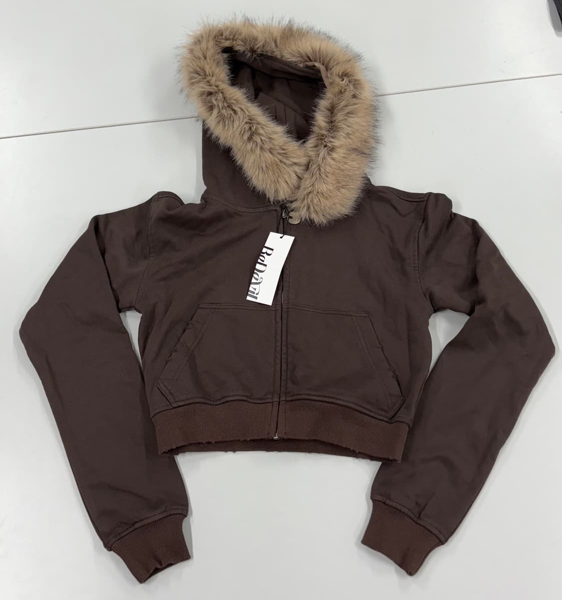 비데블 퍼 탈부착 크롭 후디 - 브라운 상품이미지3