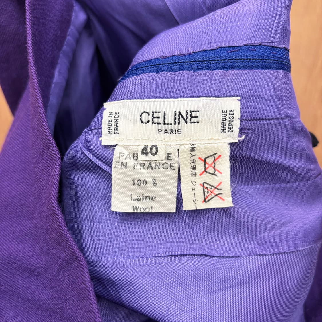 셀린느 미디 스커트 클래식 펜슬 실루엣 세로 절개 센터 슬릿 디테일 퍼플 상품이미지6