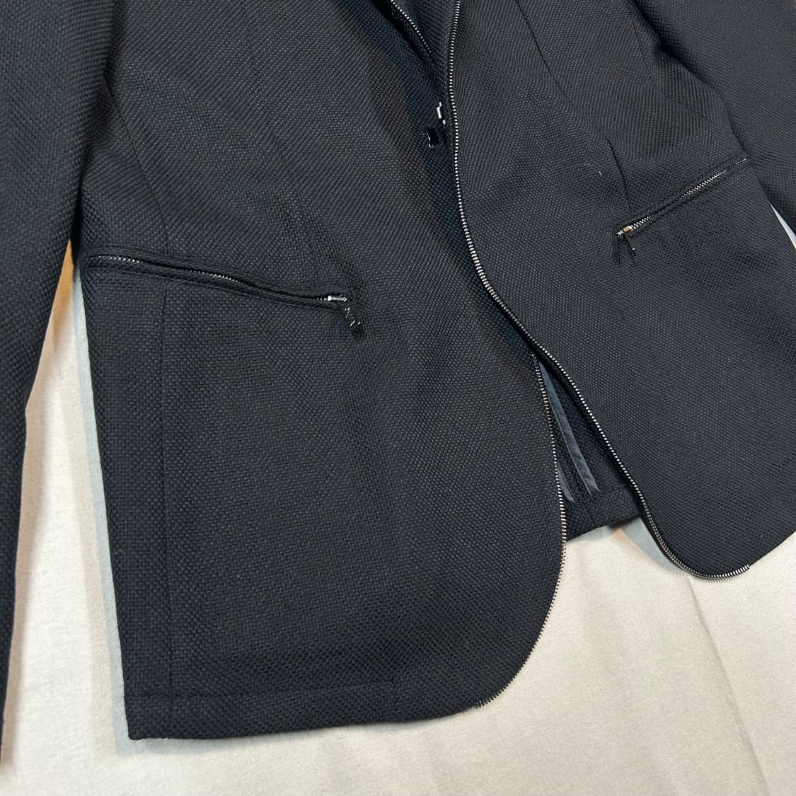 XL) 엠포리오 아르마니 MATT LINE 지퍼 디테일 울 블레이저 상품이미지3