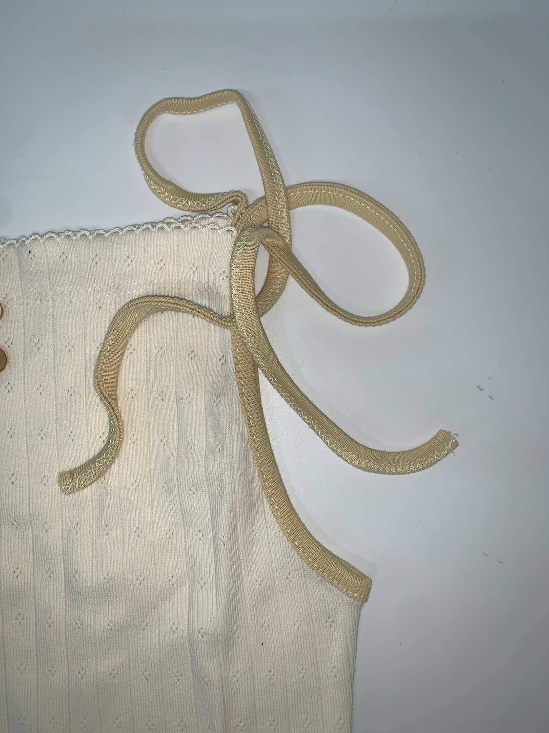 PIPED RIBBON STRAP SLEEVELESS TOP BUTTER 상품이미지9