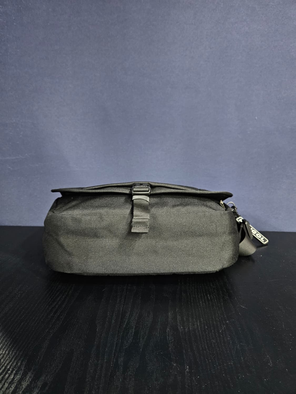 캉골 페브릭 블랙컬러 남녀겸용 메신저백 크로스백  상품이미지4