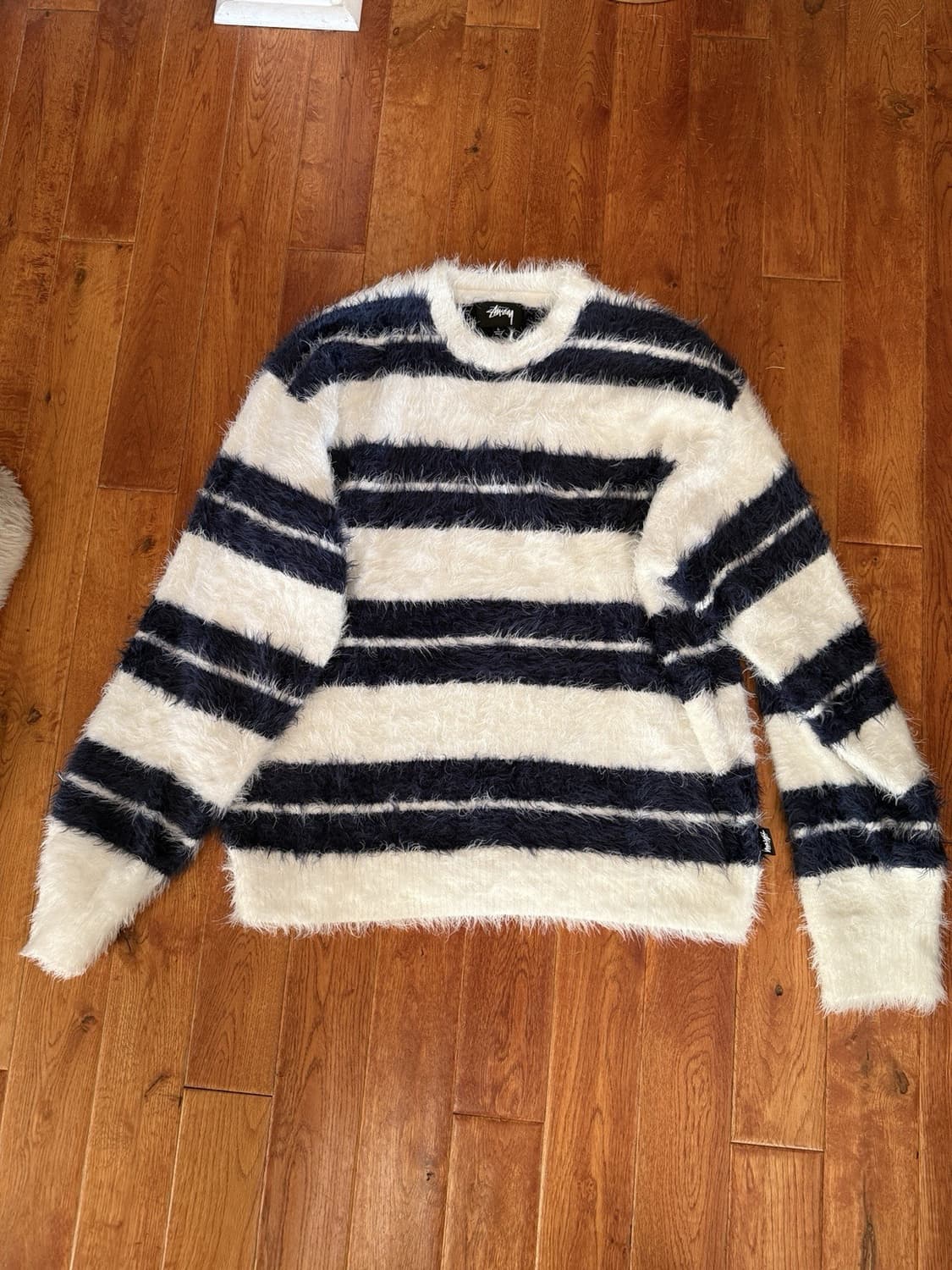 스투시 헤어리 스트라이프 크루 스웨터 아이보리/네이비 상품이미지1