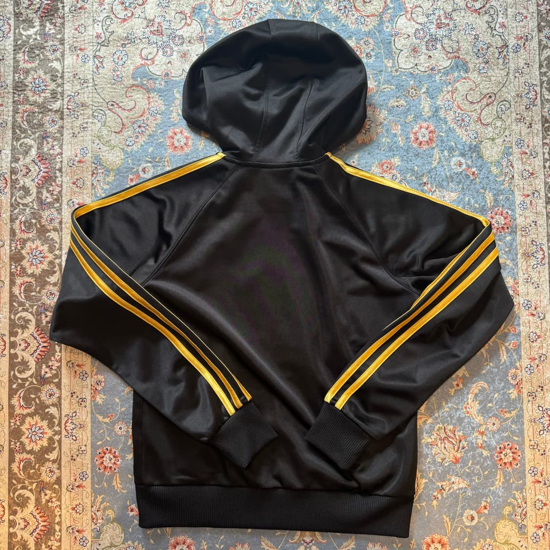 아디다스 큐빅 로고 금장 후드집업 상품이미지4