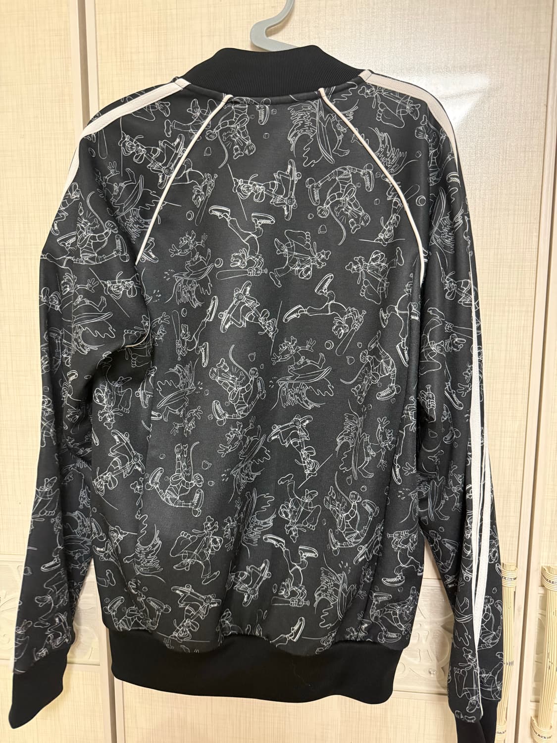 시즌 한정 아디다스 디즈니 구피 트랙탑 희귀 상품이미지6