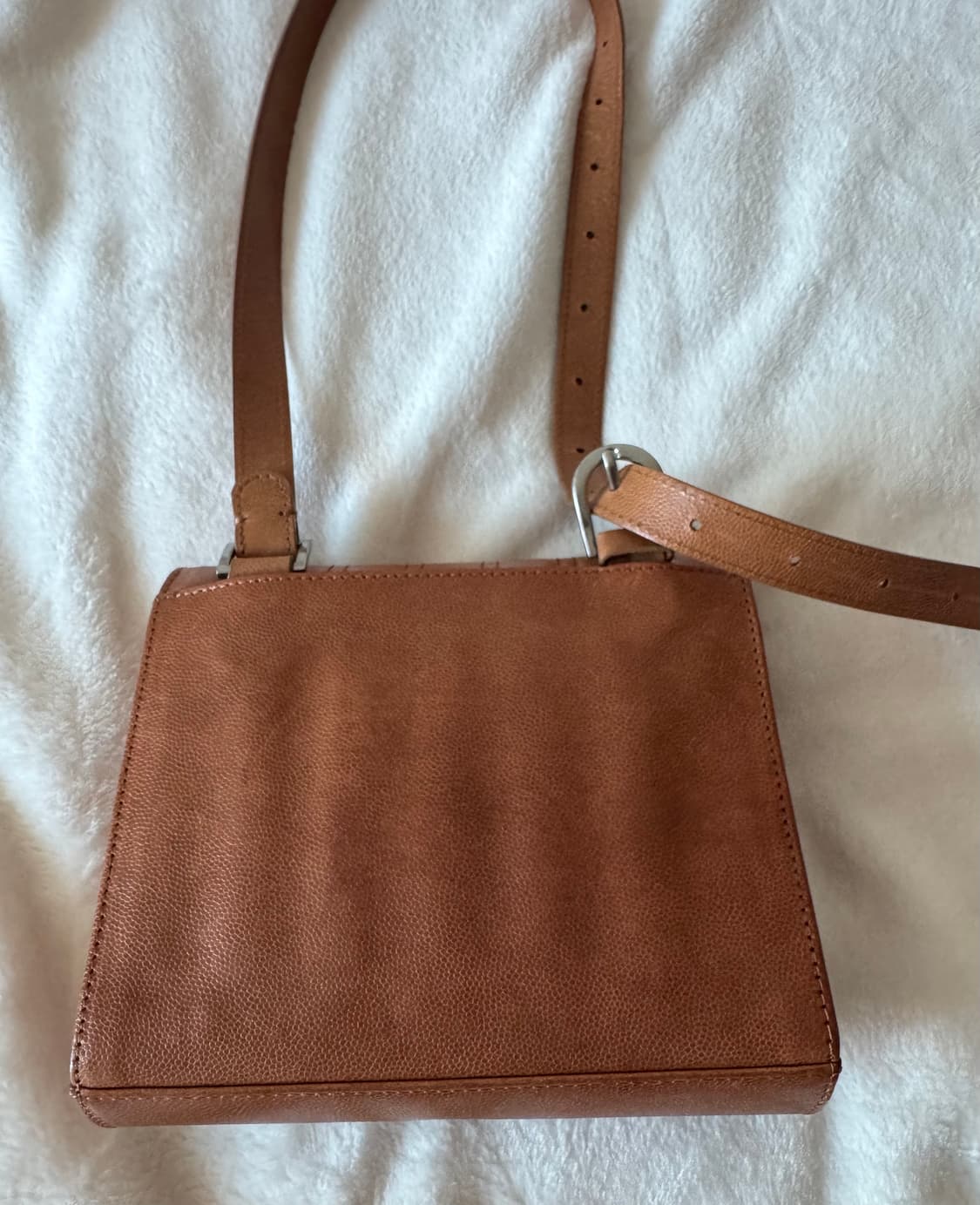 실사0/ 미닛뮤트 플랩백 캐비어 카멜 상품이미지8