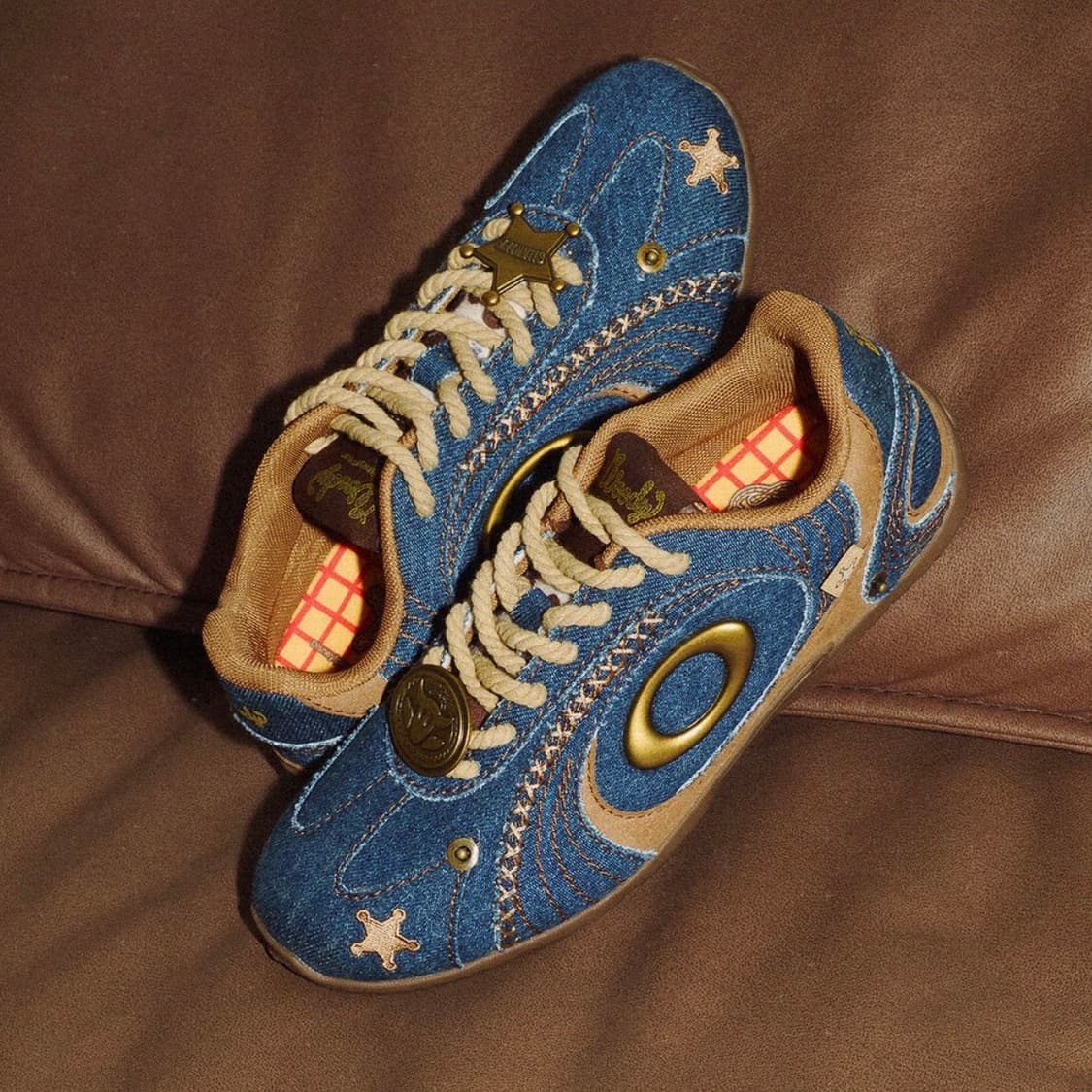 올드오더 디즈니 토이스토리 카우보이 데님 스니커즈 245 상품이미지1