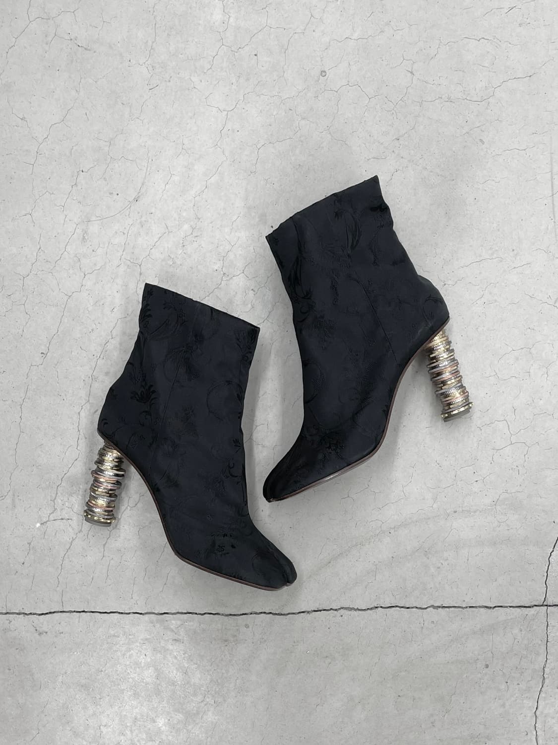 VETEMENTS FW18 COIN HEEL BOOTS (38) 상품이미지1