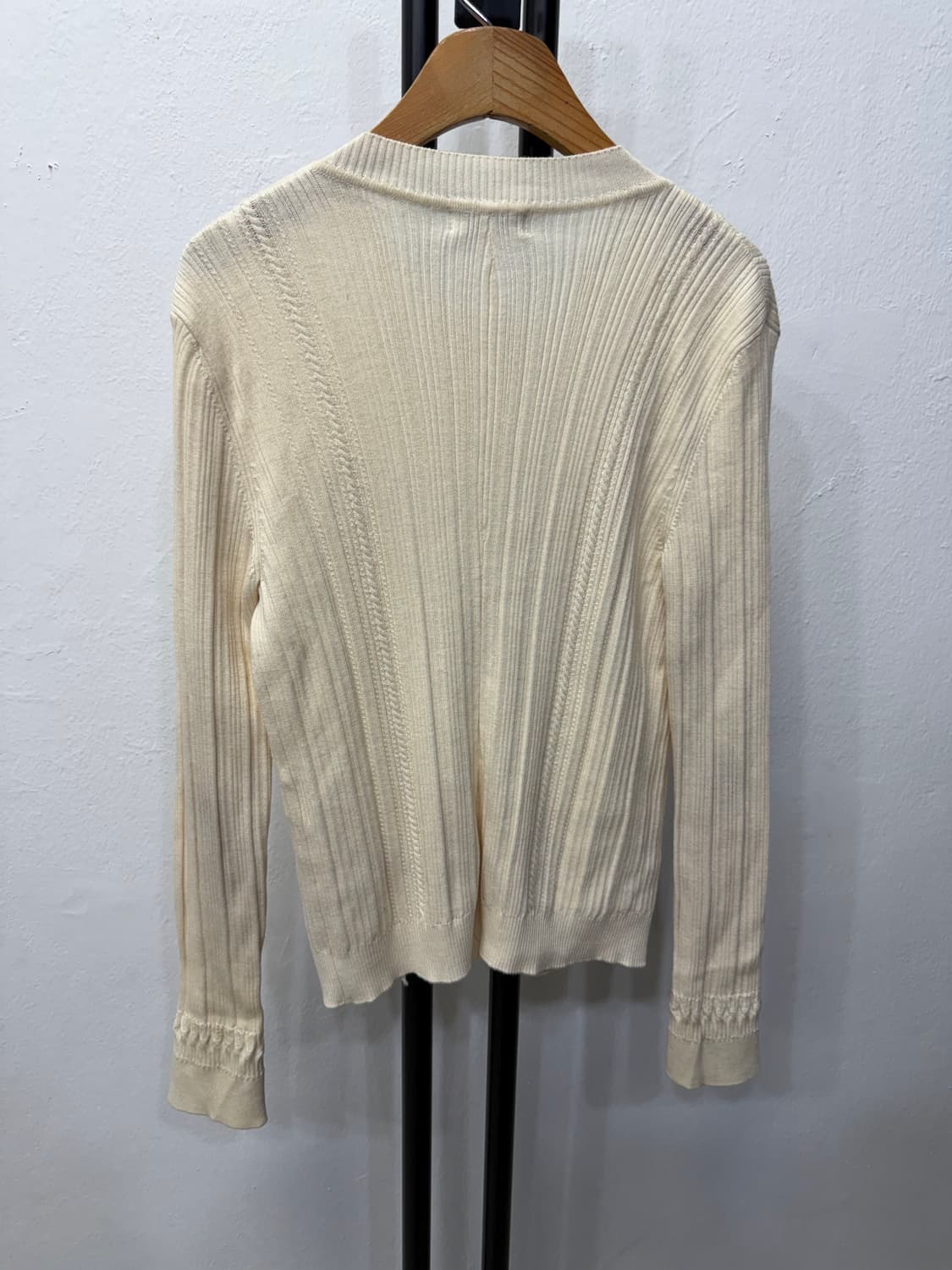 정품) TIME 타임 한섬 21ss 아이보리 금장버튼 가디건 90F 상품이미지5