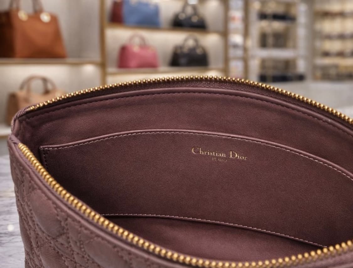 [S급] 디올 카로 데일리 파우리 라지 판매합니다!!! 상품이미지2