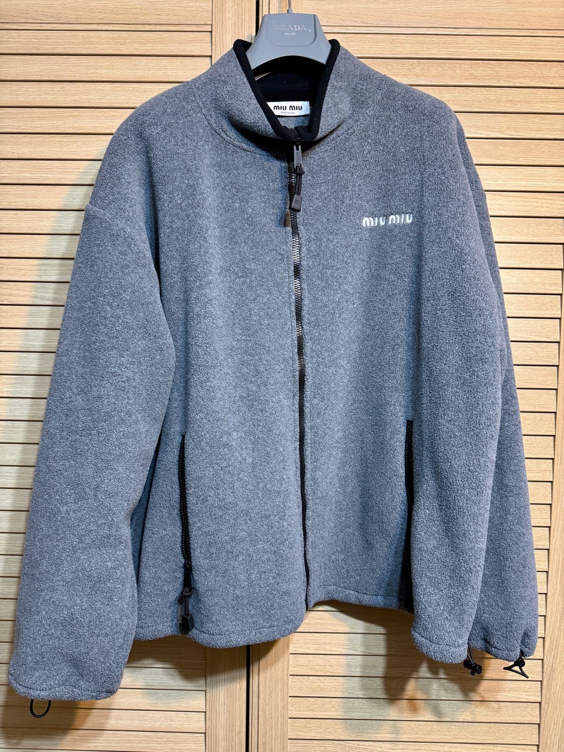 미우미우 24FW 후리스 상품이미지1