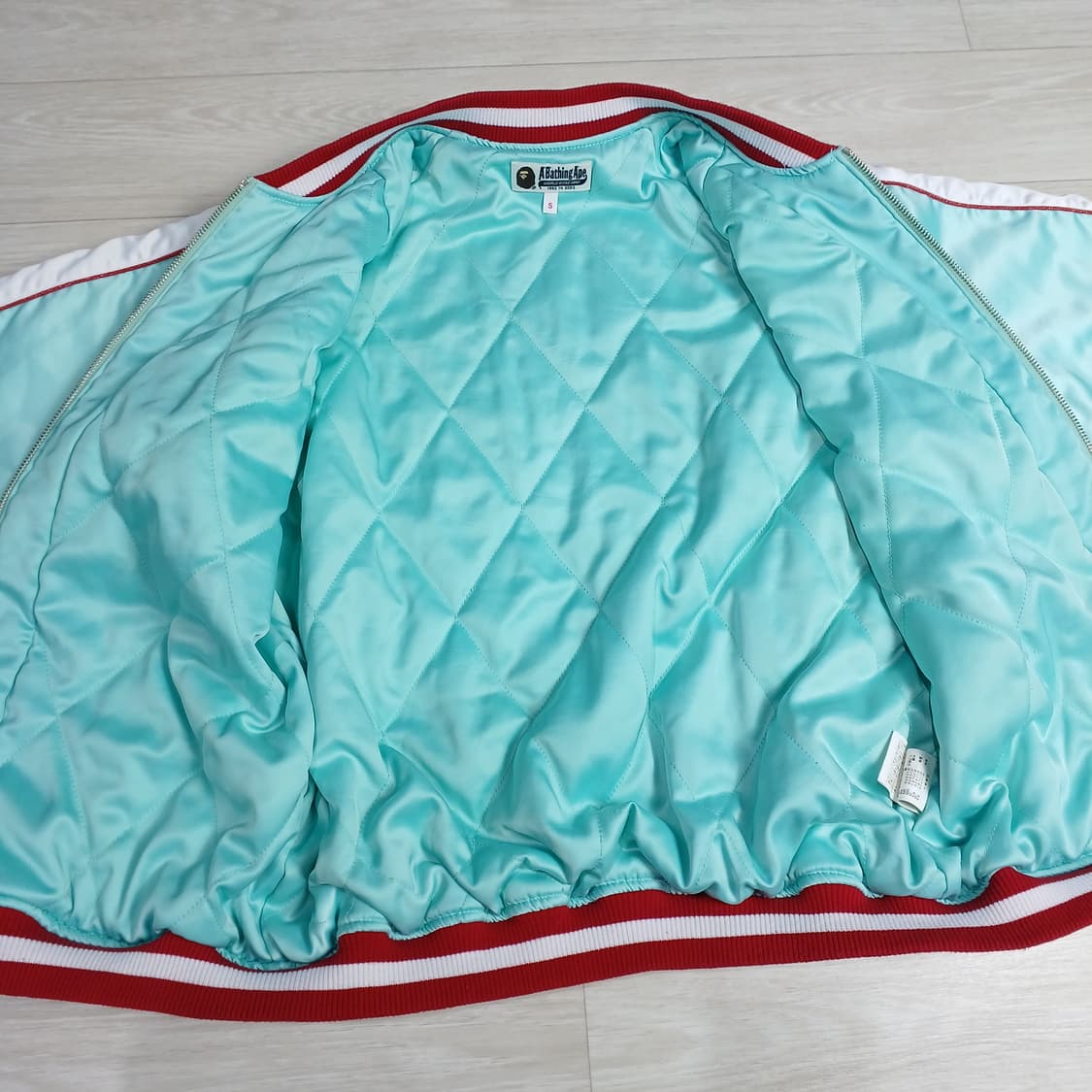 베이프 스팽글 바시티 봄버자켓 S 상품이미지4