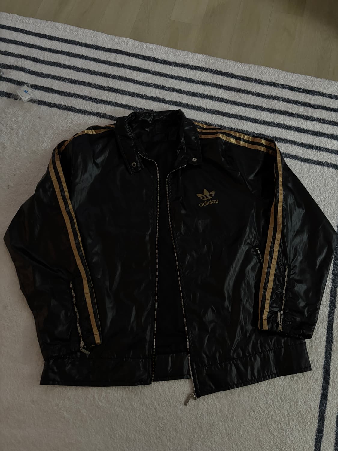 아디다스 유광바람막이 블랙골드삼선져지 상품이미지1