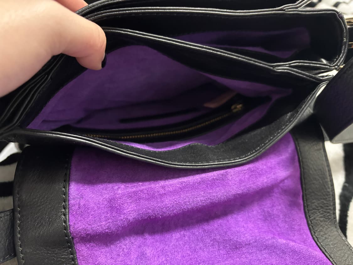 Juicy Couture(쥬시꾸뛰르) 고딕 블랙 숄더백  상품이미지7