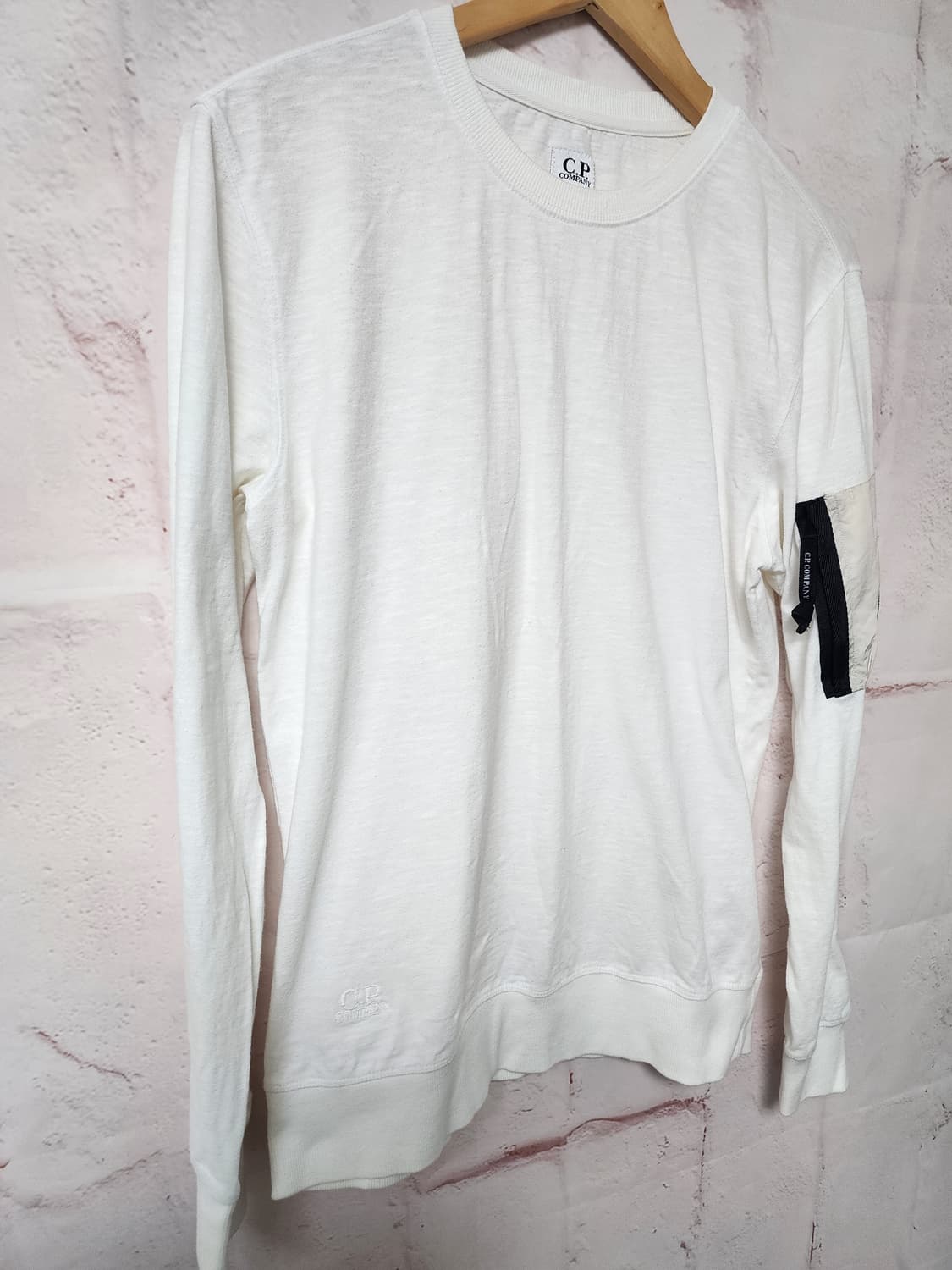 C.P.컴퍼니 화이트 색상 긴팔 티셔츠 상품이미지2