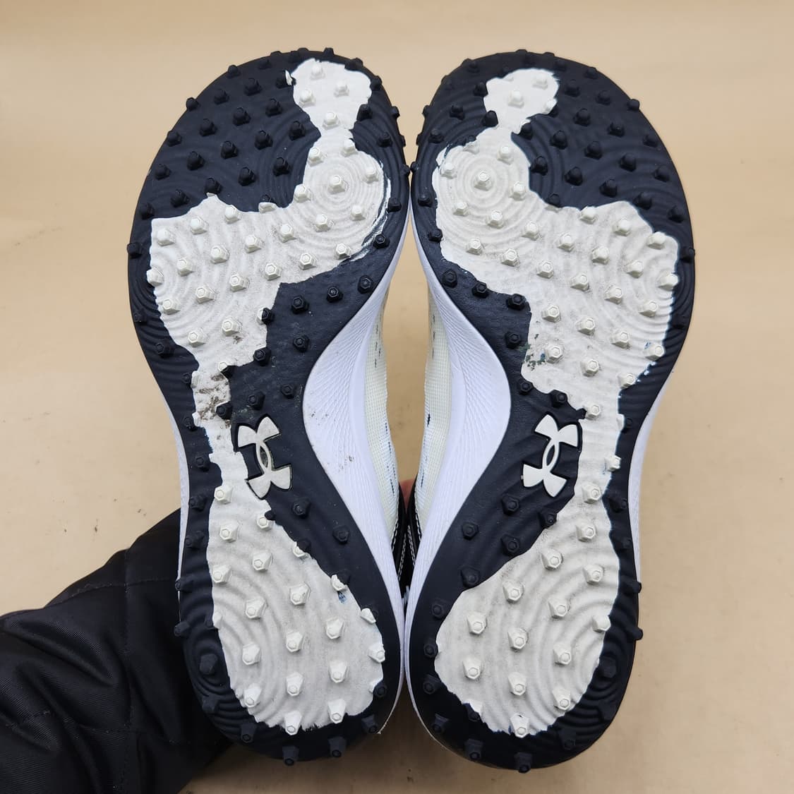 언더아머 인조잔디화 270 상품이미지3