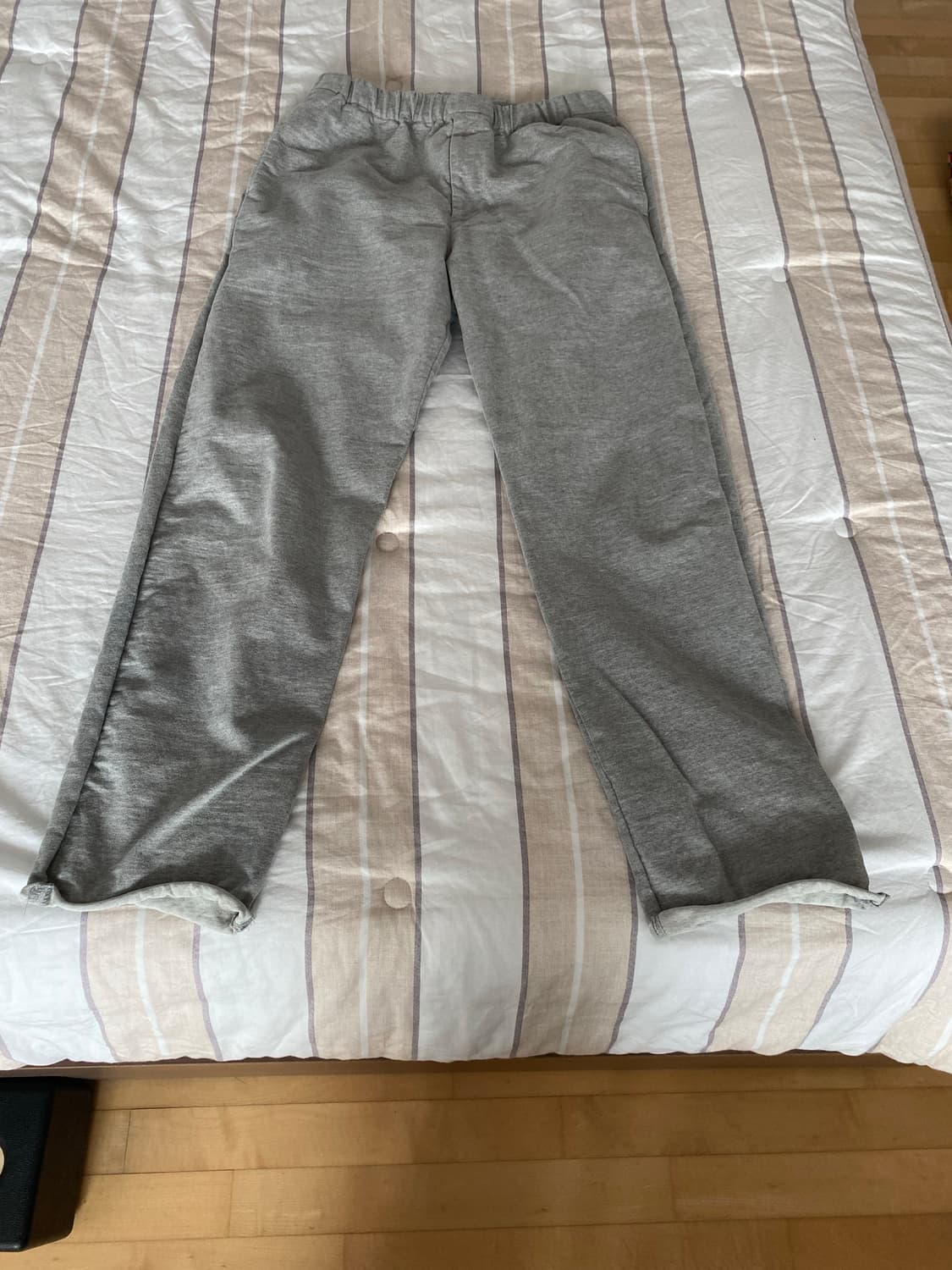 오라리 트레이닝 팬츠 상품이미지1