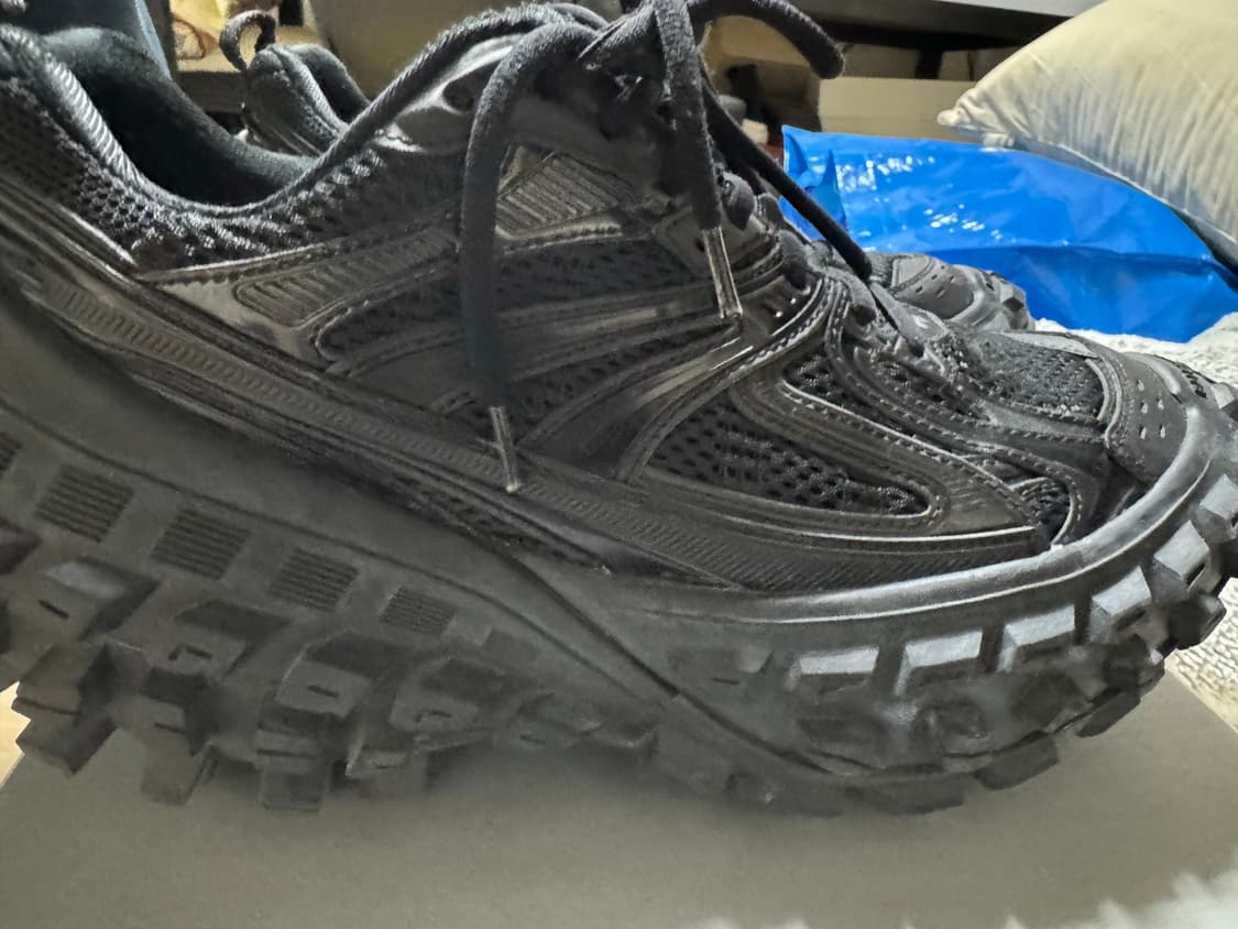 발렌시아가 디펜더 39 상품이미지4