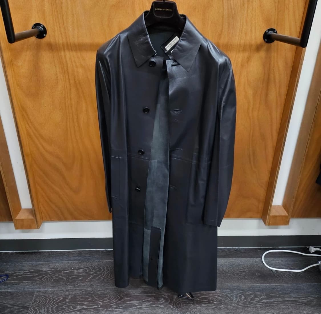 20SS 보테가 베네타 다니엘 리 샤이니 트렌치 레더 코트 상품이미지2