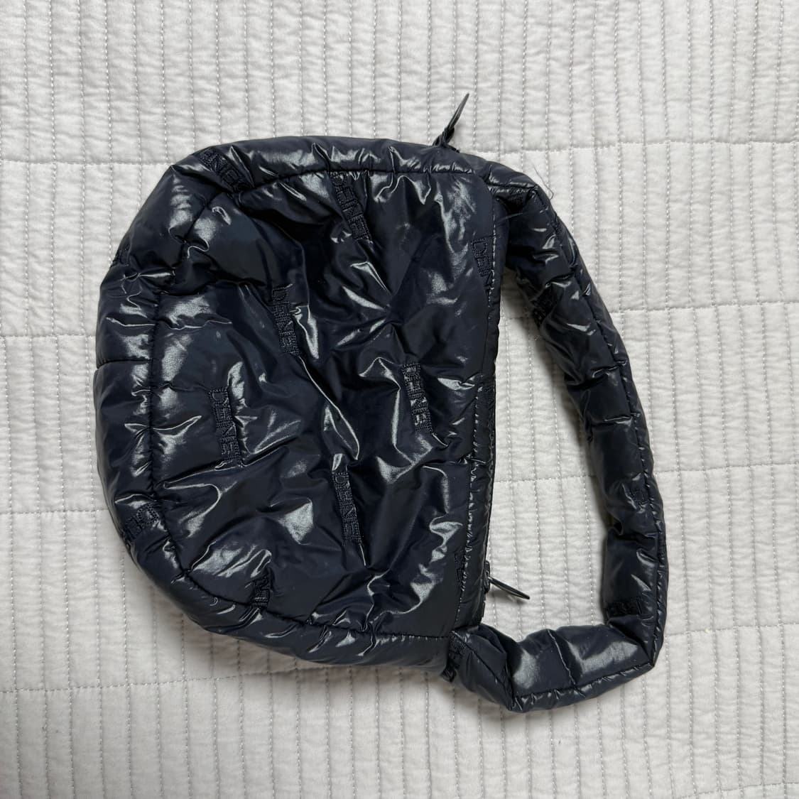 다이닛 패딩백 네이비 상품이미지1