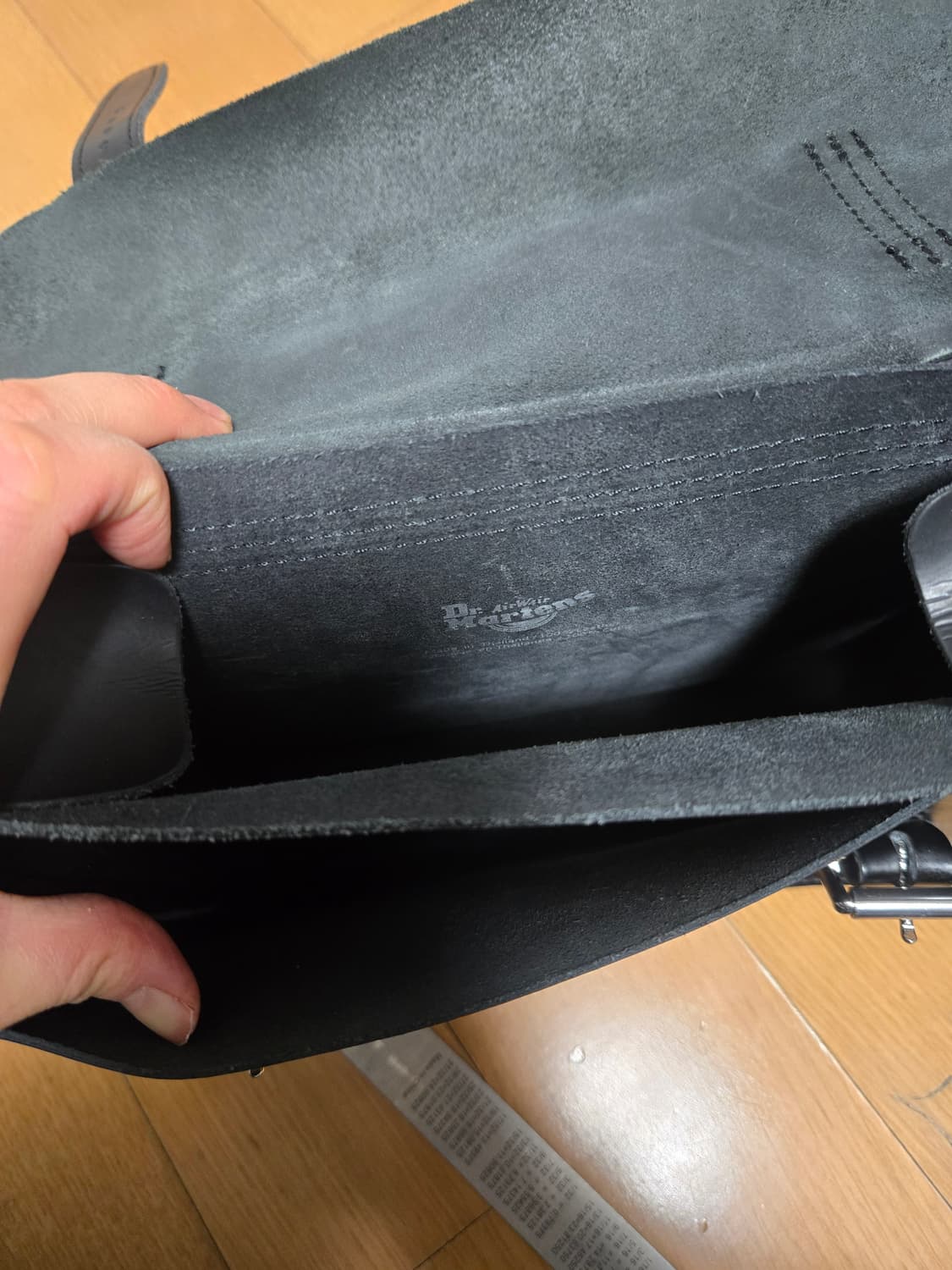 닥터마틴 11인치 사첼백 블랙 상품이미지7