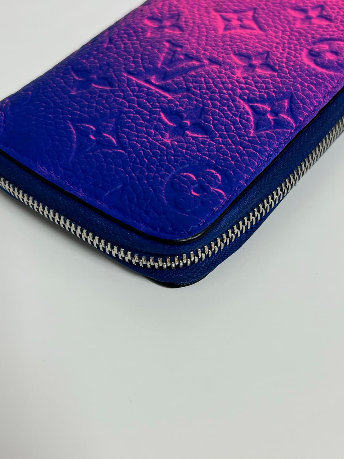 [정품] 루이비통 토뤼옹 한정판 지퍼 장지갑 상품이미지4