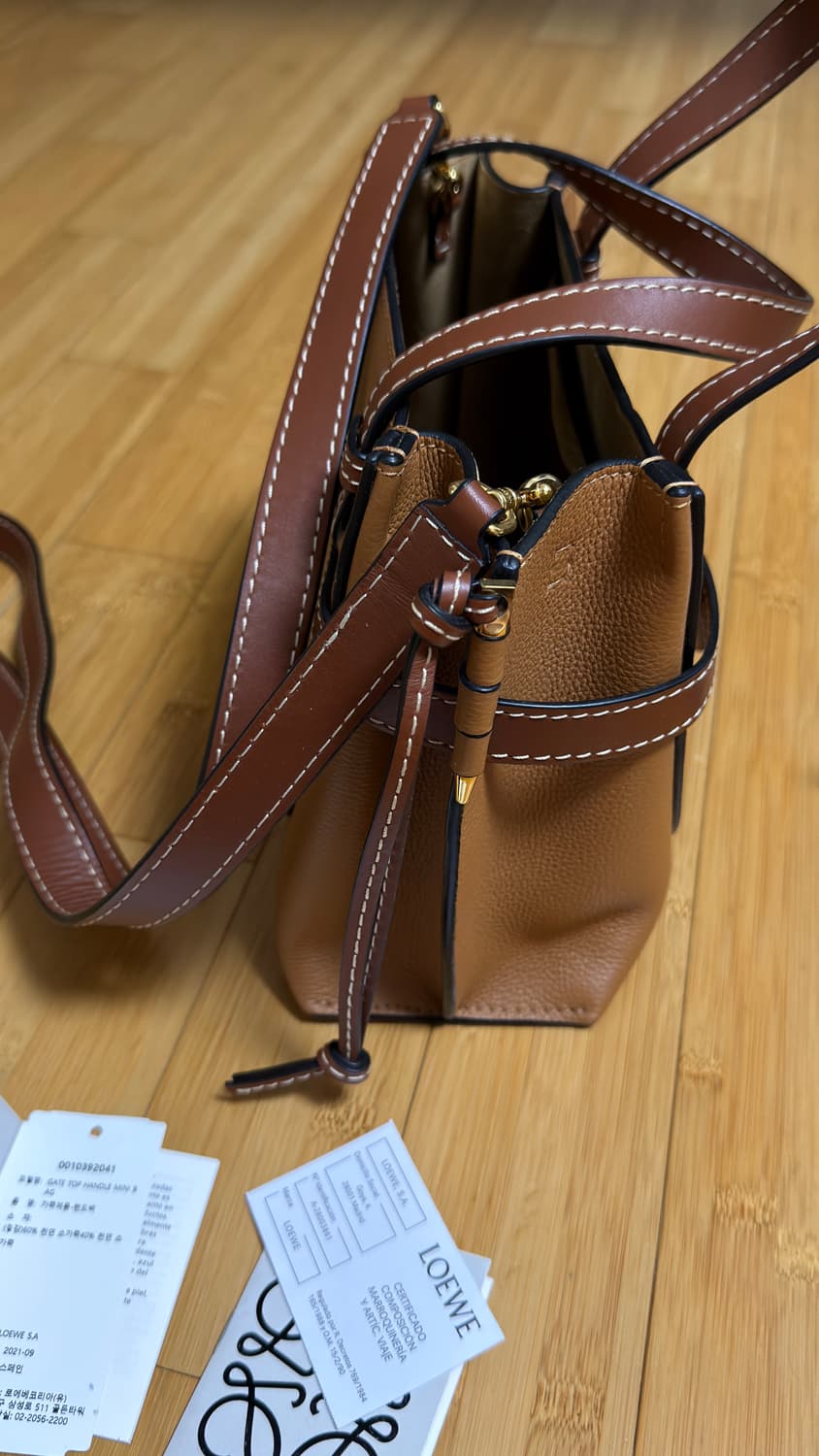 로에베 가방 게이트 탑핸들 미니백 브라운 상품이미지4