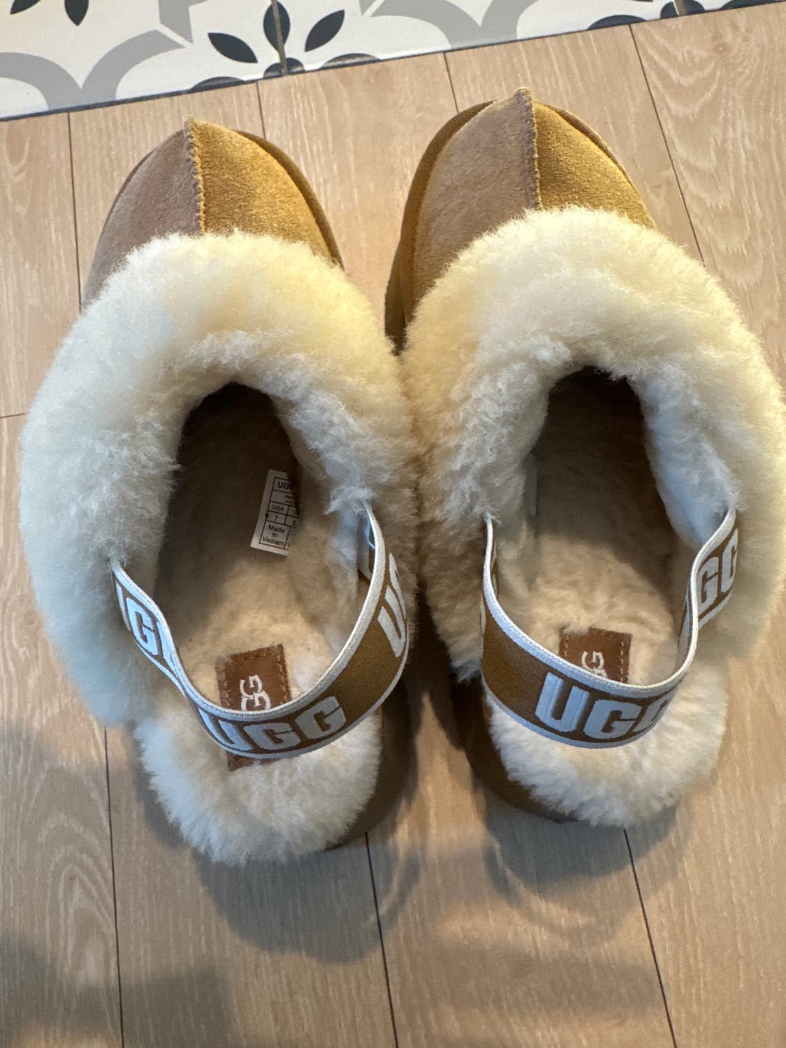 (W) UGG Funkette Slides Chestnut 상품이미지3
