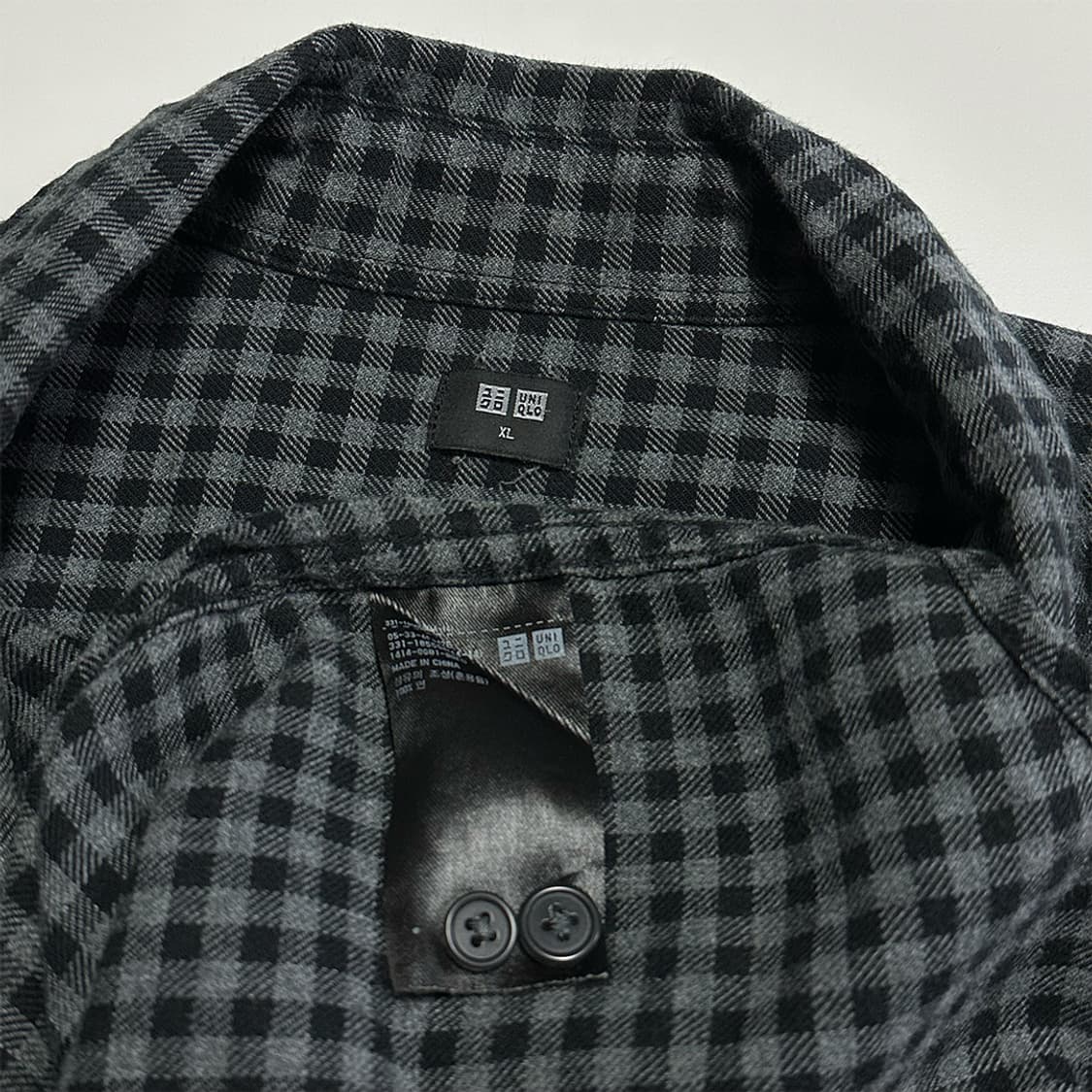 유니클로 차콜 체크 셔츠 상품이미지4