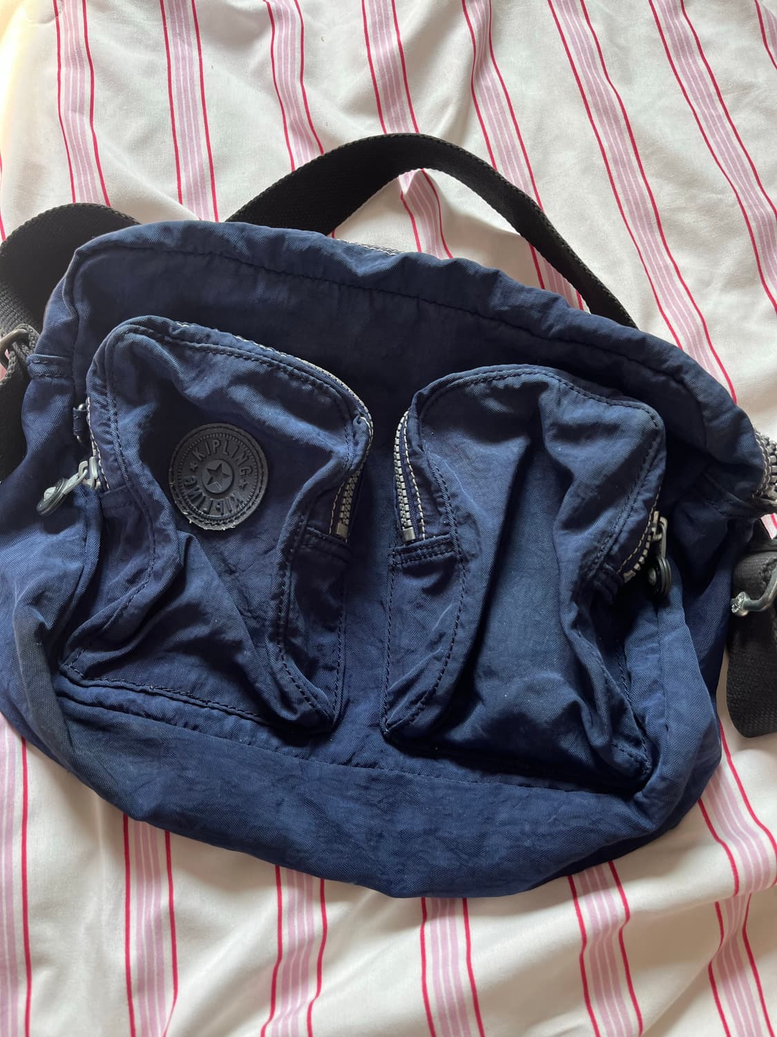 키플링 네이비 크로스백 상품이미지2