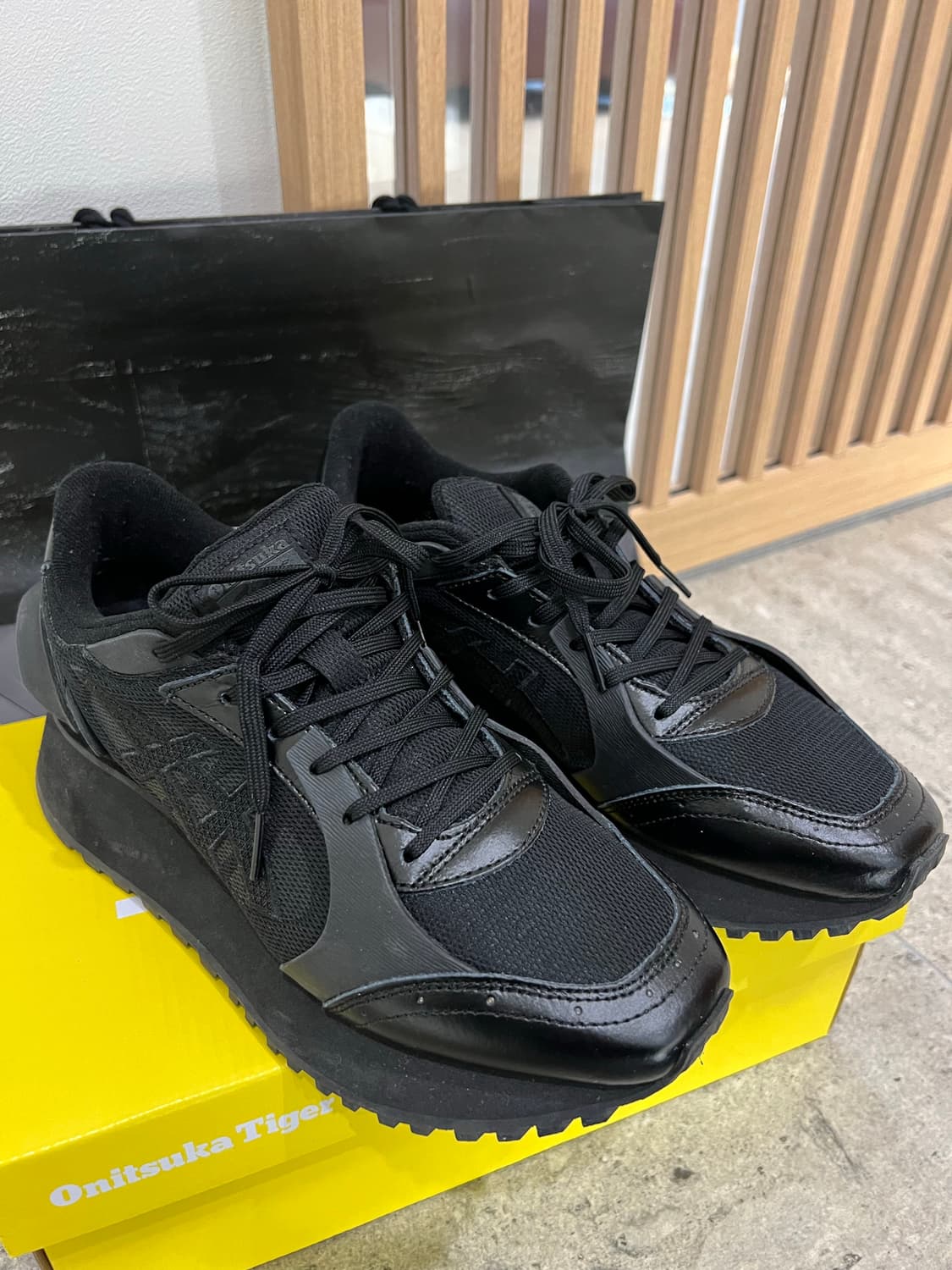 오니츠카타이거 올블랙 moage 245 상품이미지1