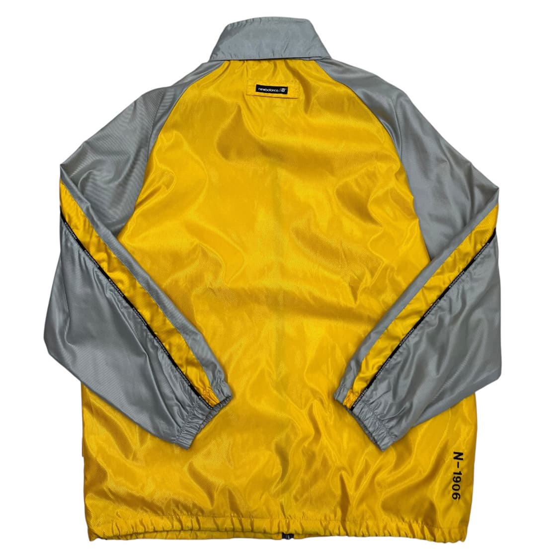 뉴발란스 그레이 배색 옐로우 바람막이 105 상품이미지4