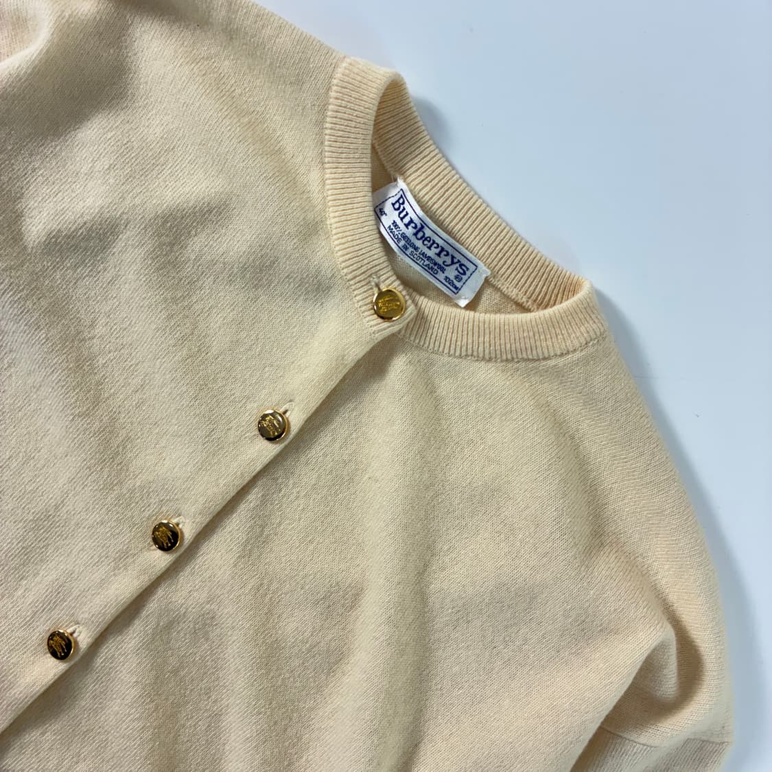 Burberrys 버버리 90‘s 우먼스 아이보리 금당 각인버튼 가디건 상품이미지3