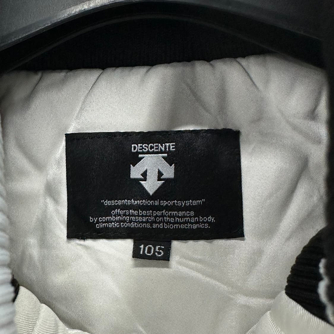 105 데상트 남자 베이스볼 누빔 점퍼 상품이미지5